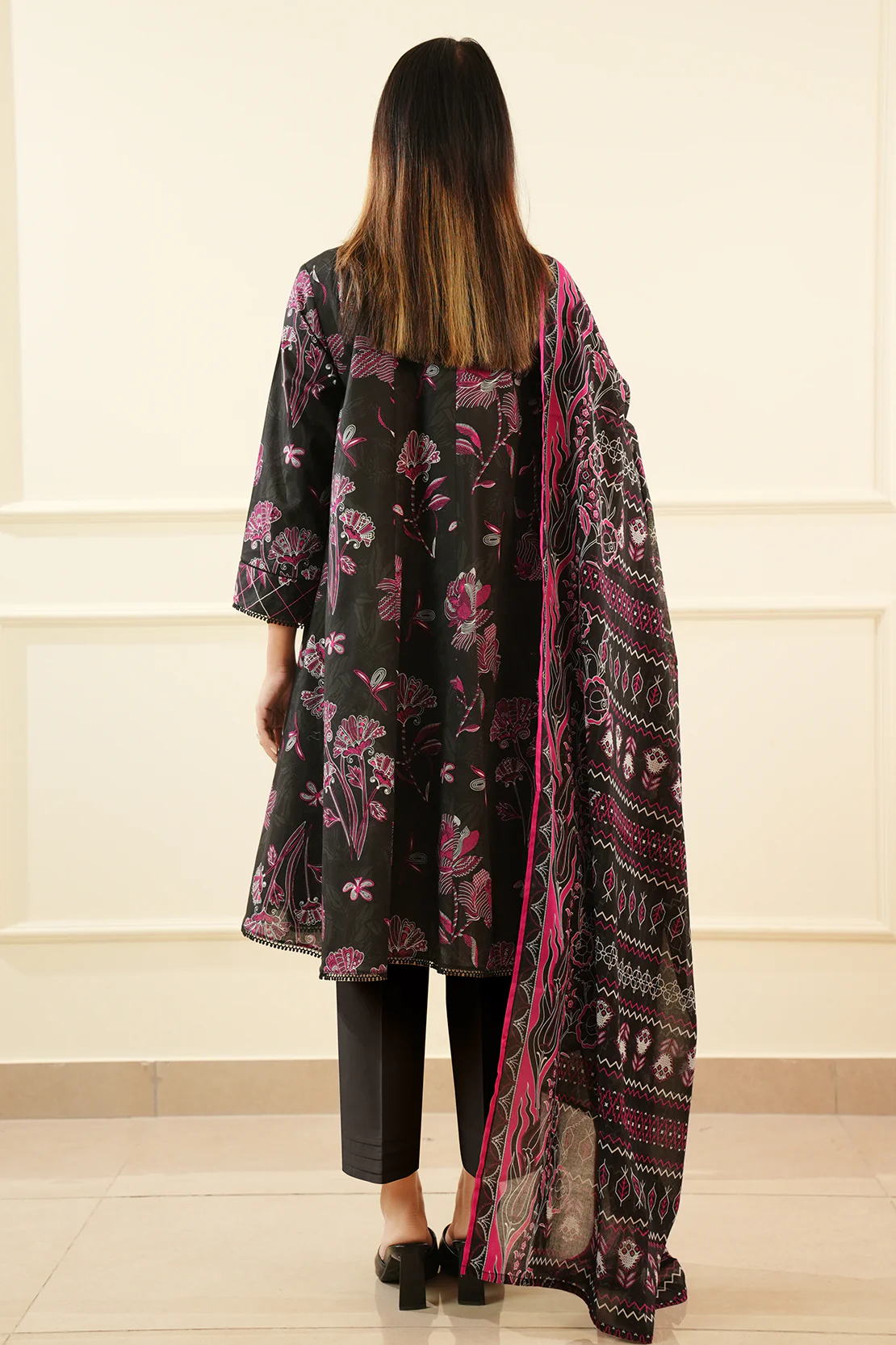 Unstitched Printed Lawn 3 Piece - Image 6