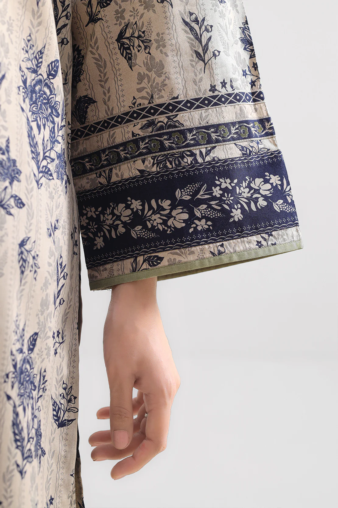 Unstitched Printed Lawn 3 Piece - Image 4