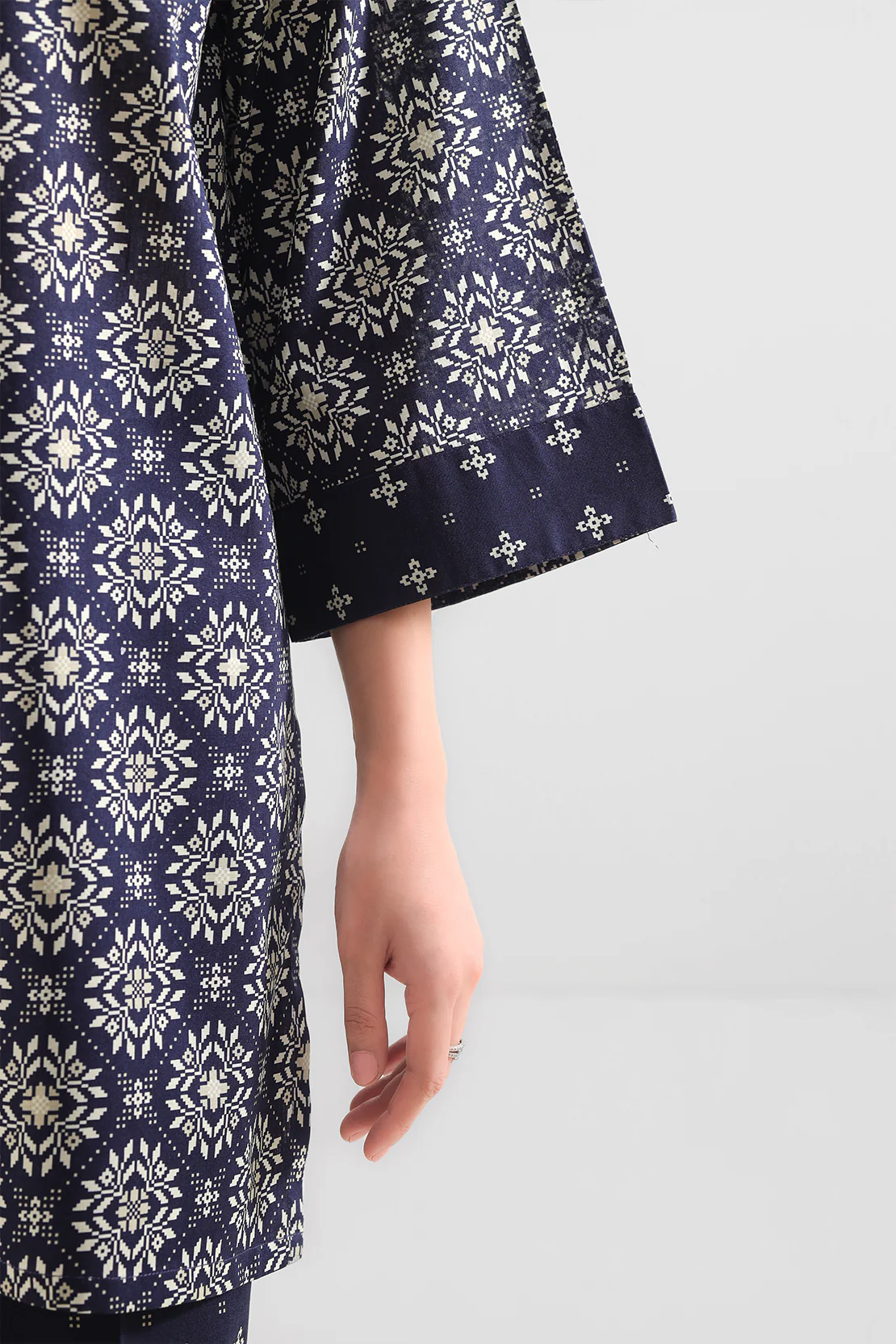 Unstitched Printed Lawn 3 Piece - Image 4