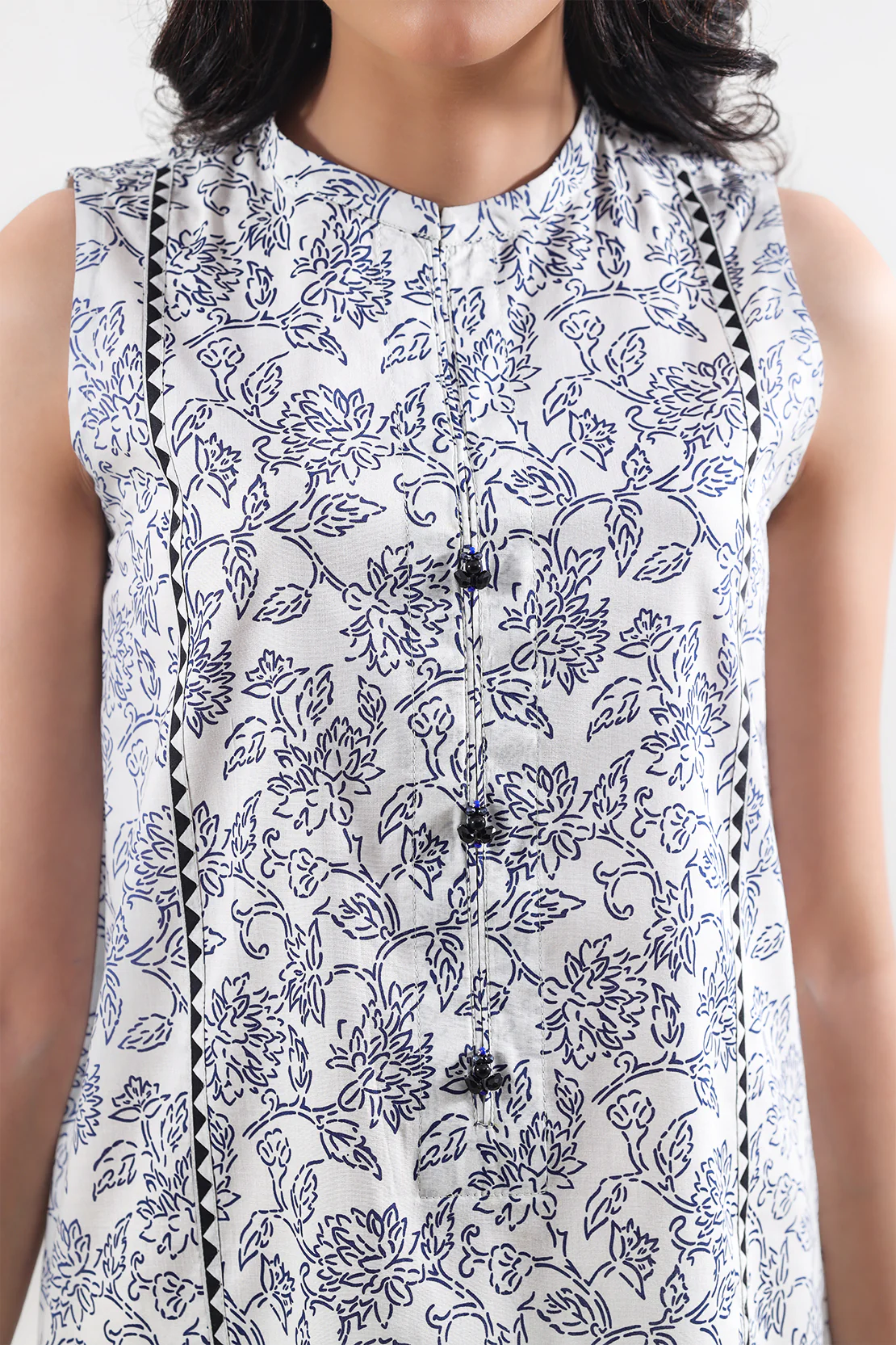Unstitched Printed Lawn 3 Piece - Image 5
