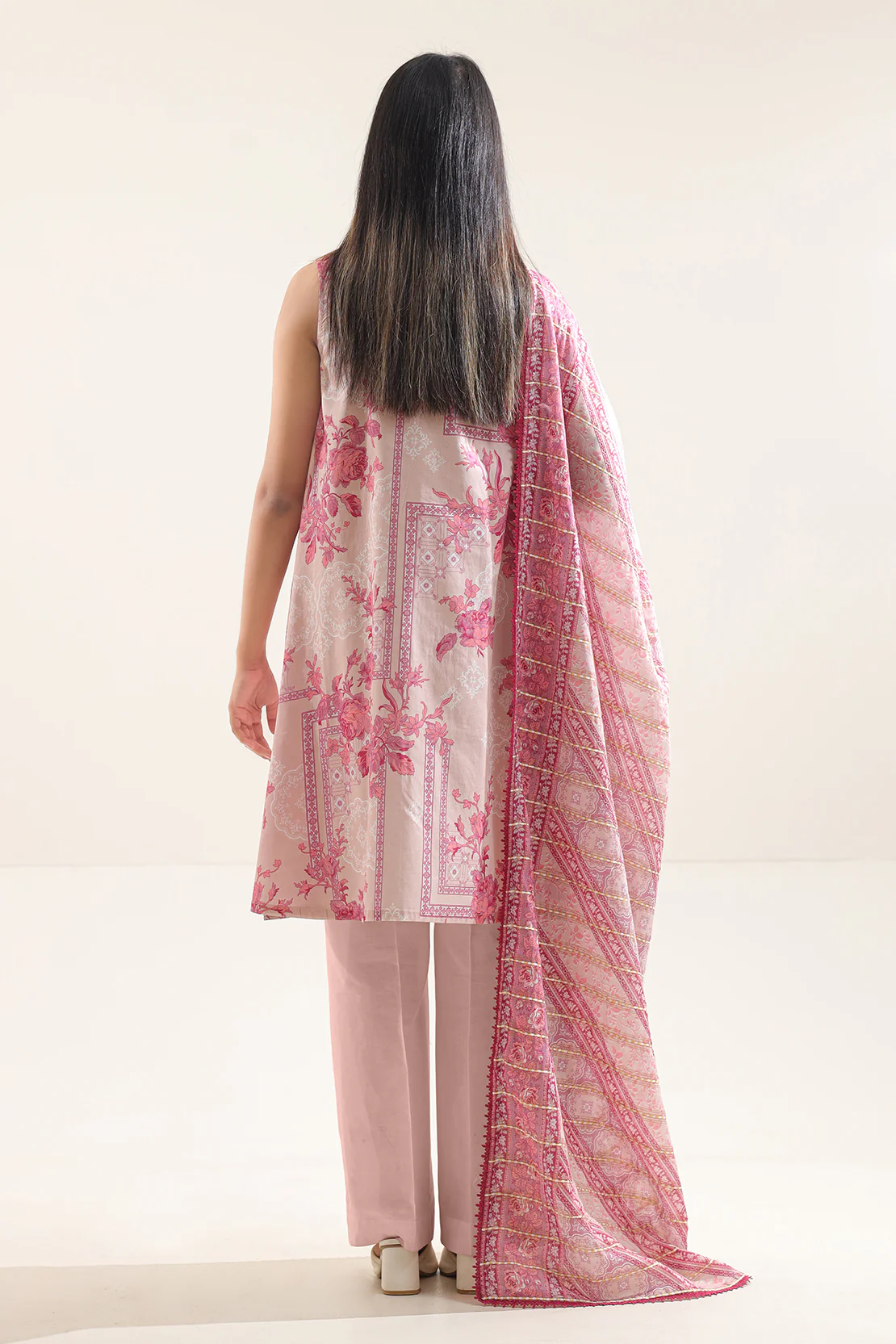 Unstitched Printed Lawn 3 Piece - Image 3
