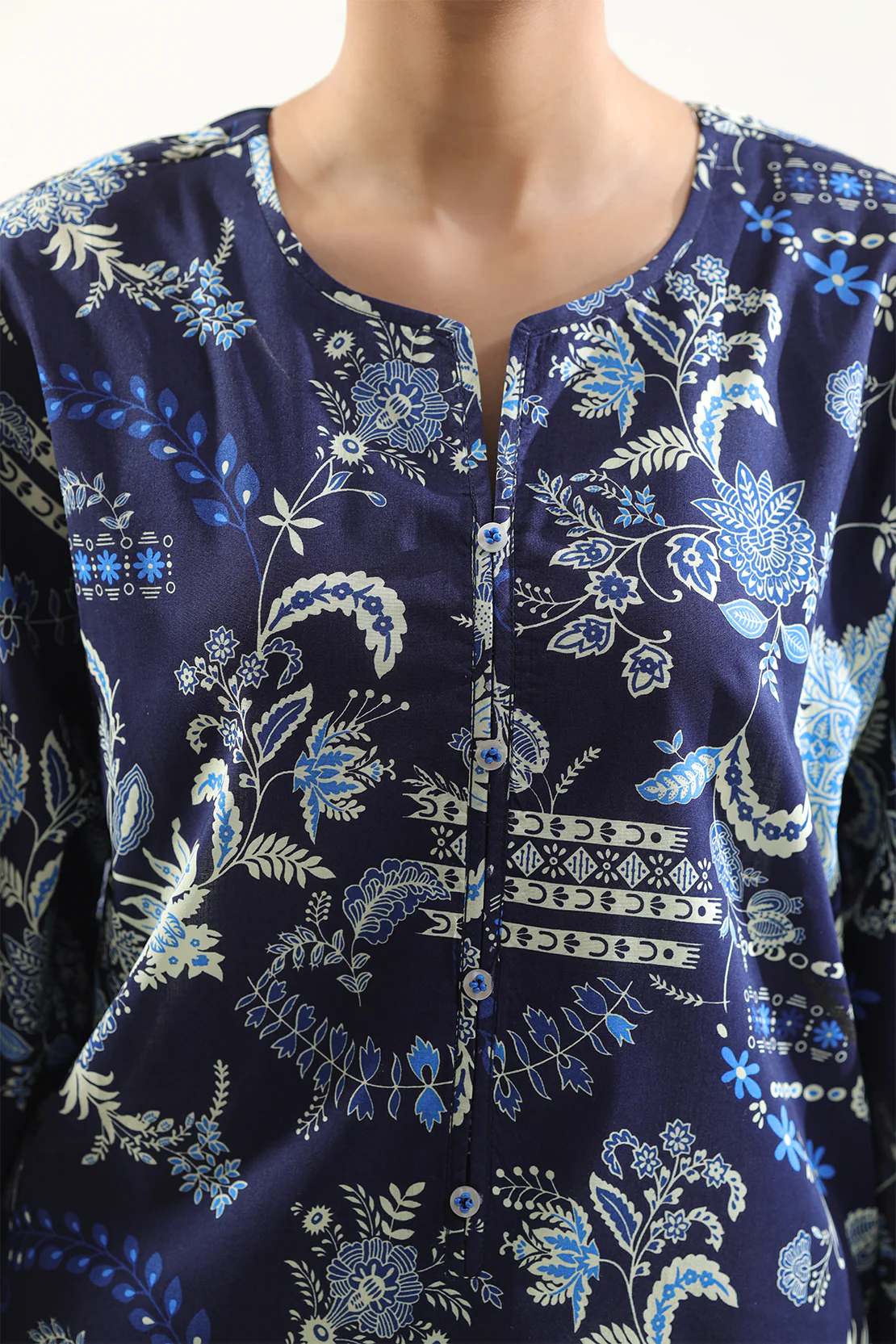 Unstitched Printed Lawn 3 Piece - Image 4