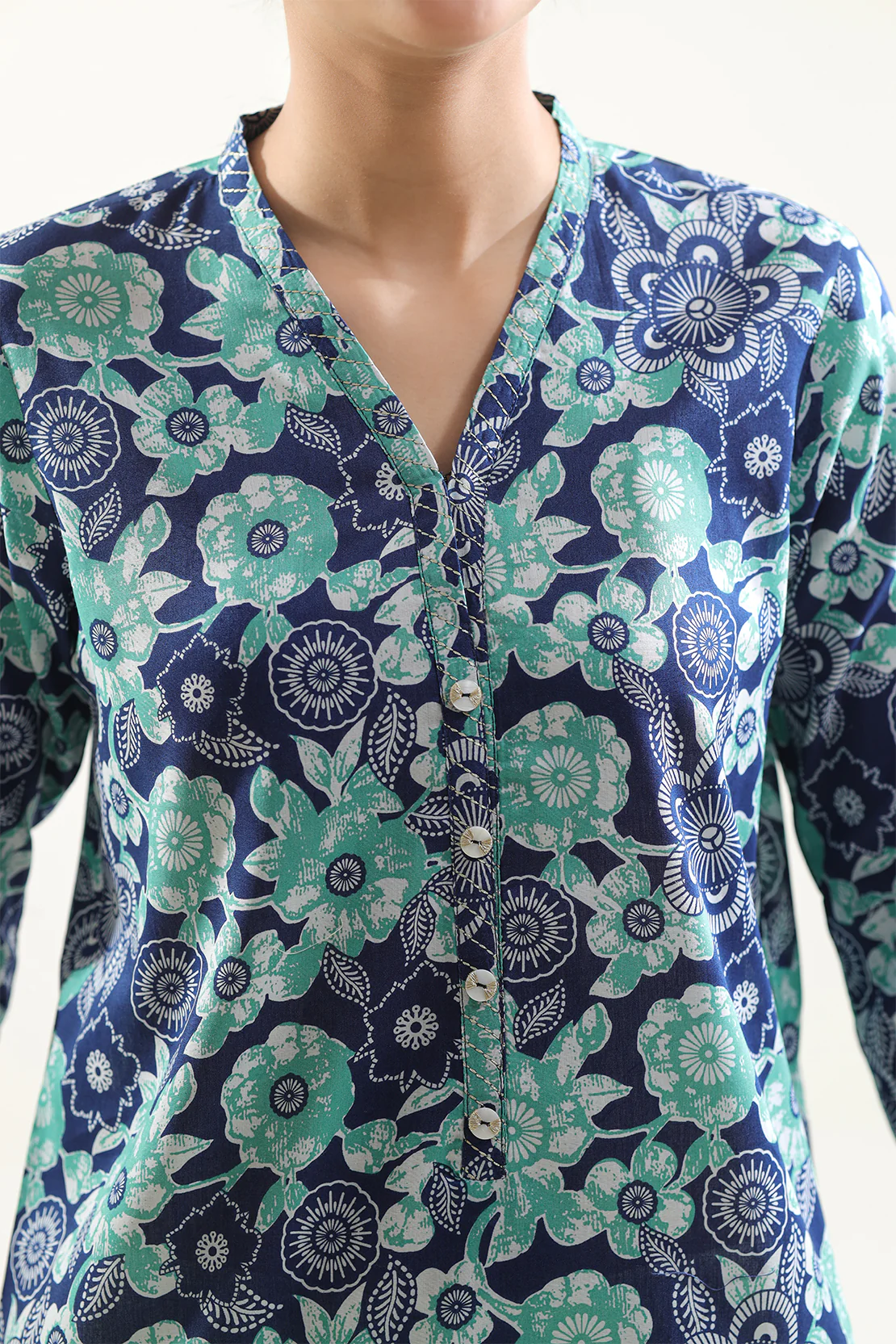 Unstitched Printed Lawn 3 Piece - Image 4