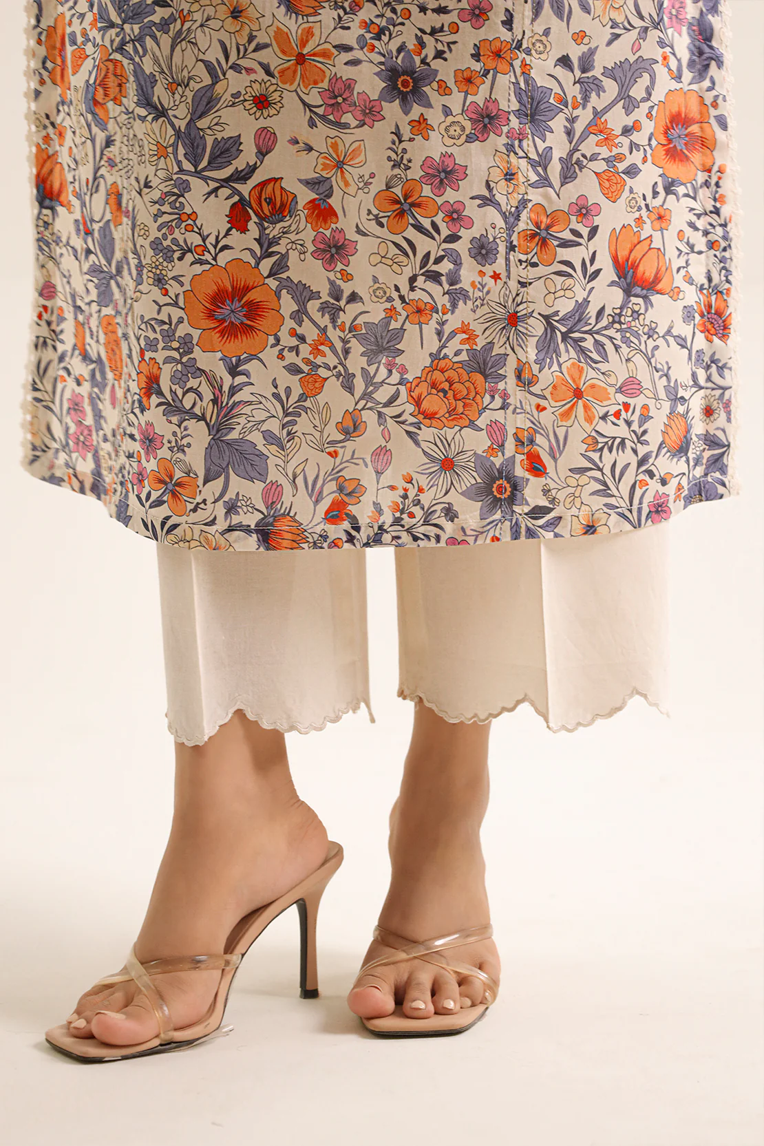 Unstitched Printed Lawn 3 Piece - Image 5