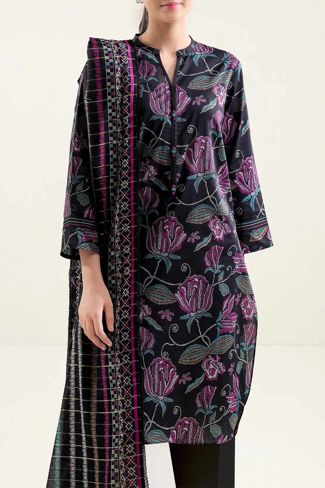 Unstitched Printed Lawn 3 Piece - Image 2