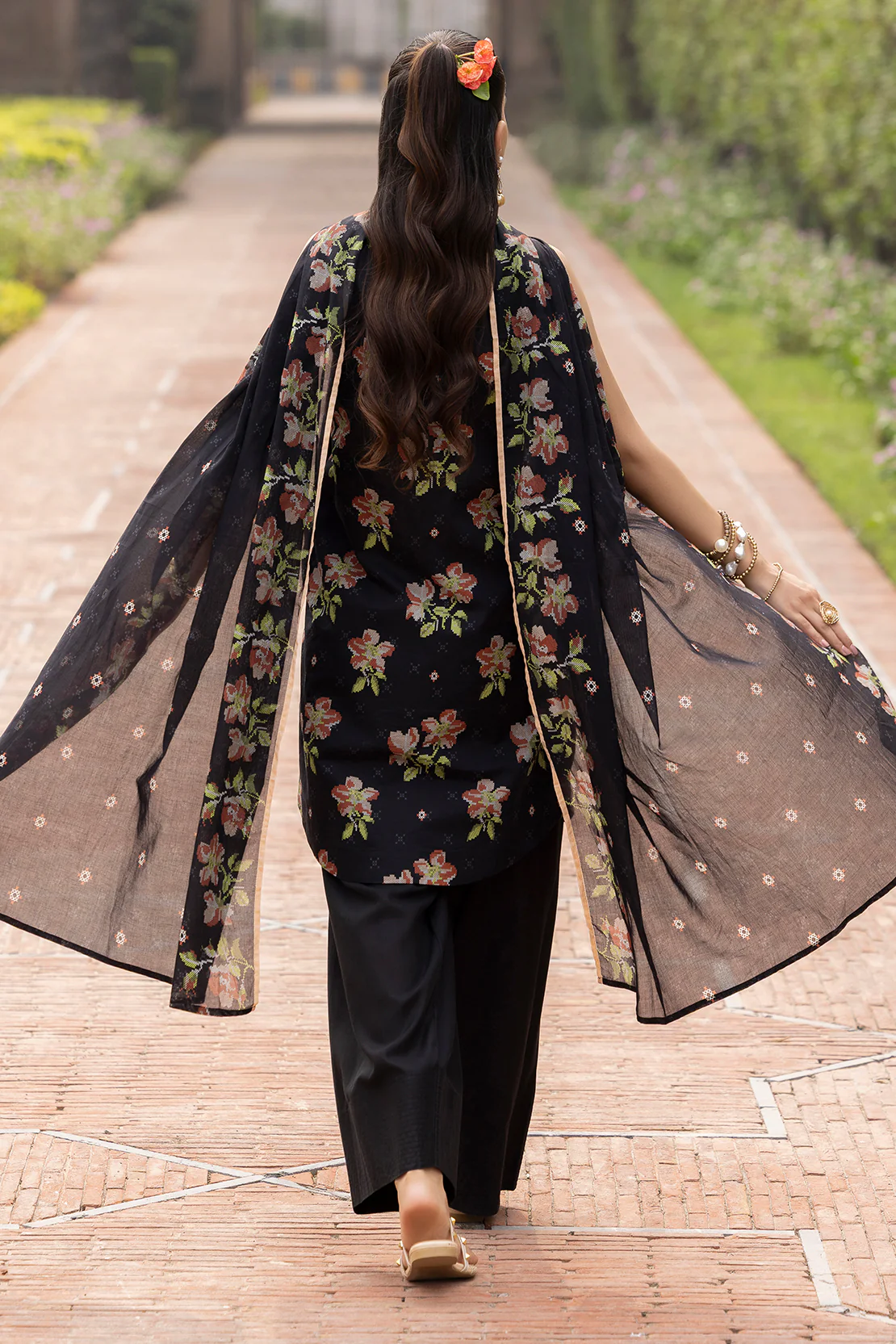 Unstitched Printed Lawn 3 Piece - Image 3