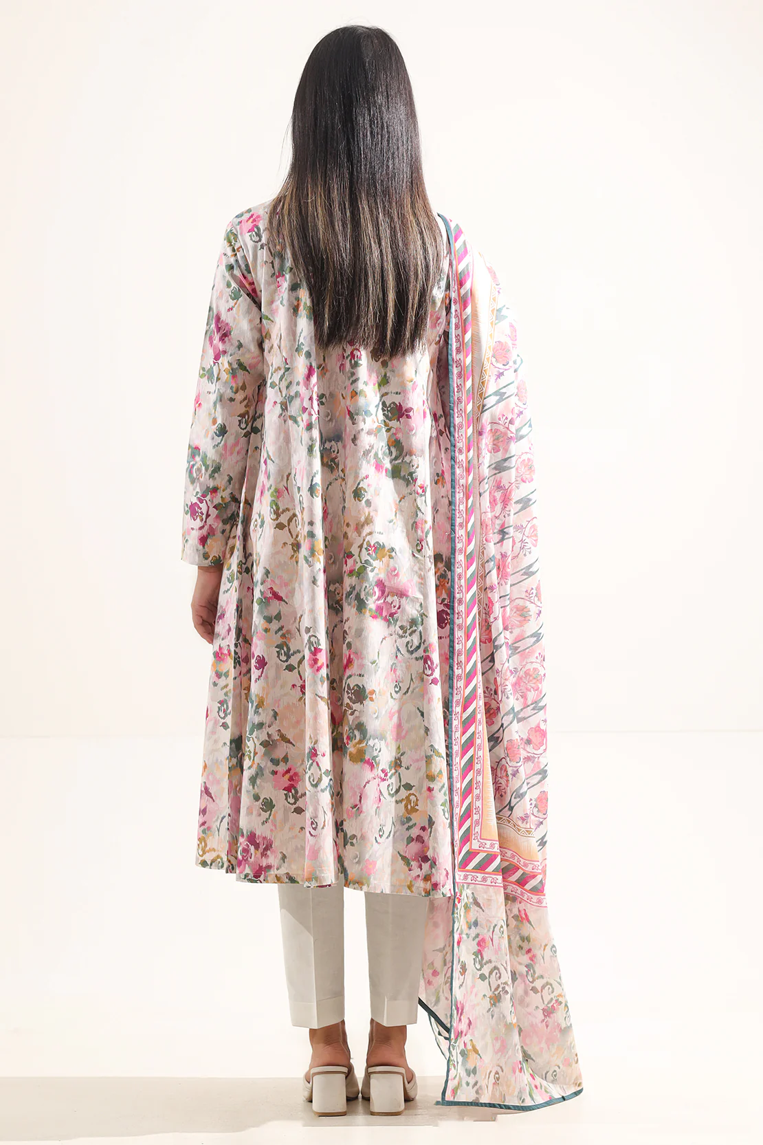 Unstitched Printed Lawn 3 Piece - Image 3