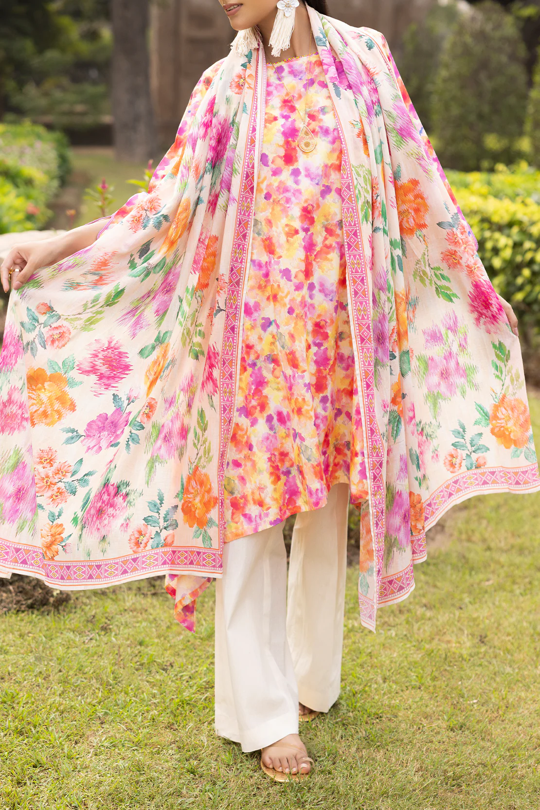 Unstitched Printed Lawn 3 Piece - Image 5