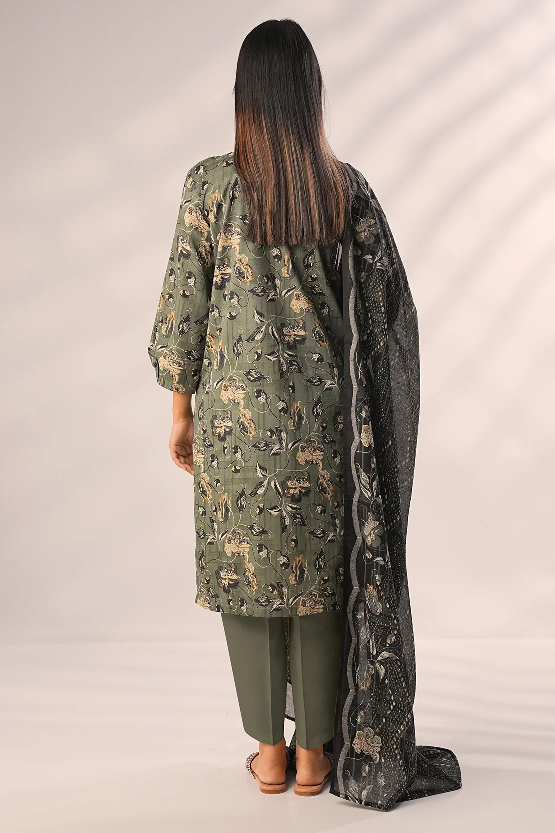 Unstitched Printed Lawn 3 Piece - Image 4