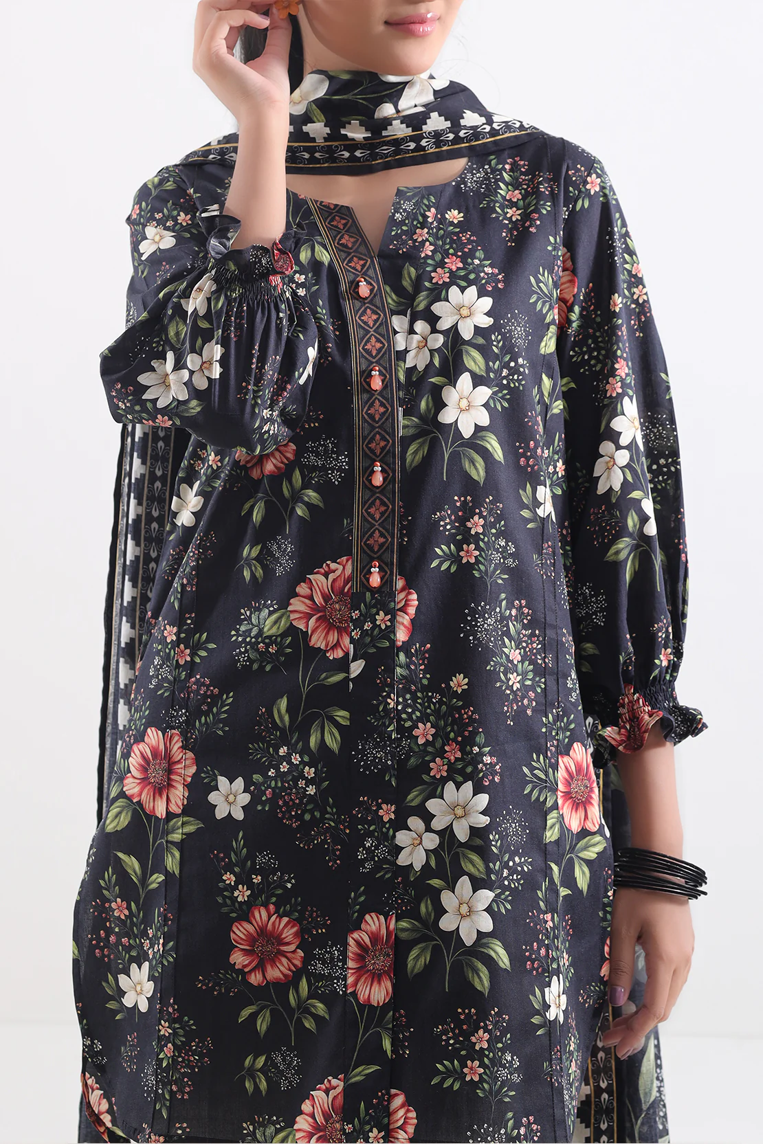 Unstitched Printed Lawn 3 Piece - Image 3