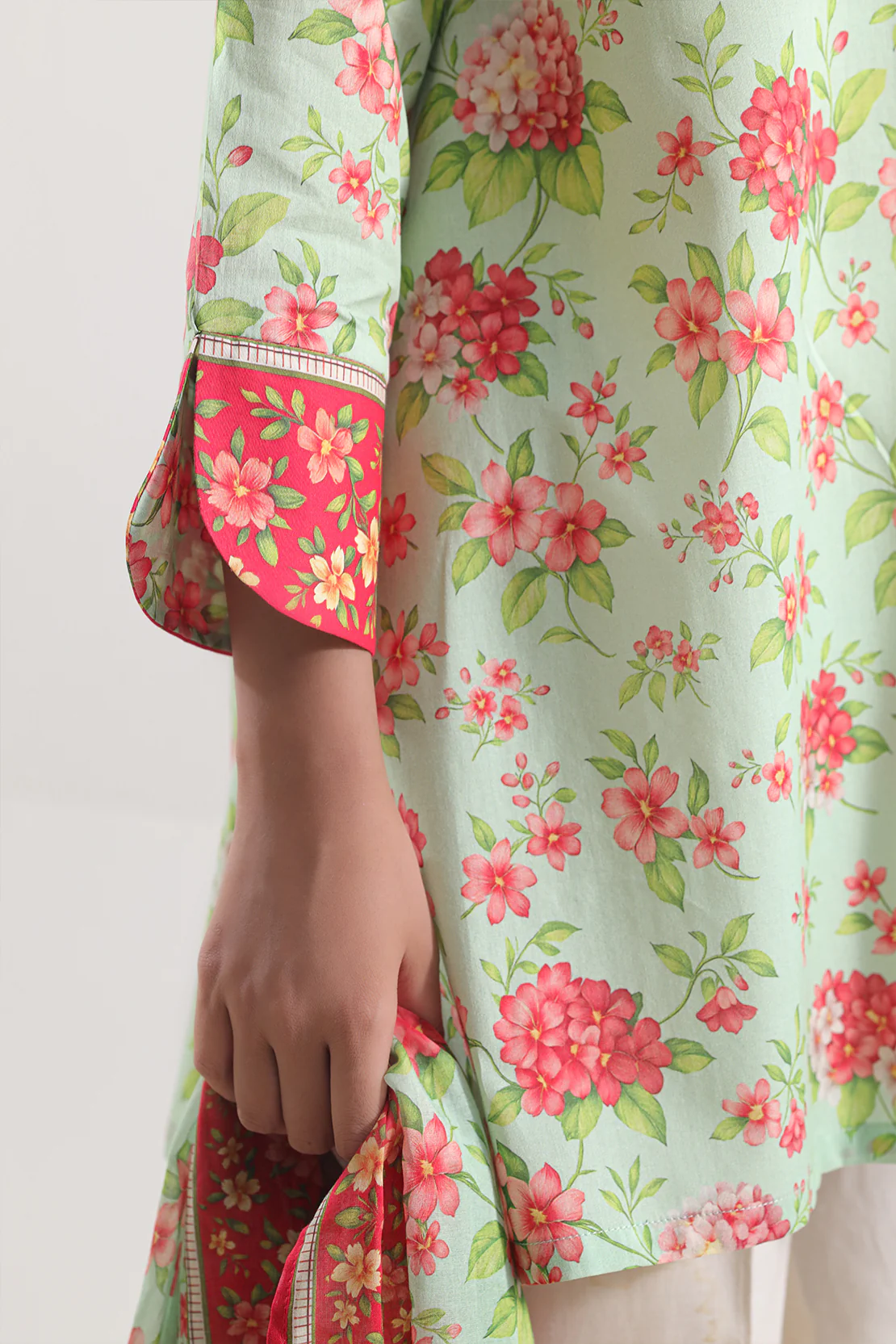 Unstitched Printed Lawn 3 Piece - Image 5