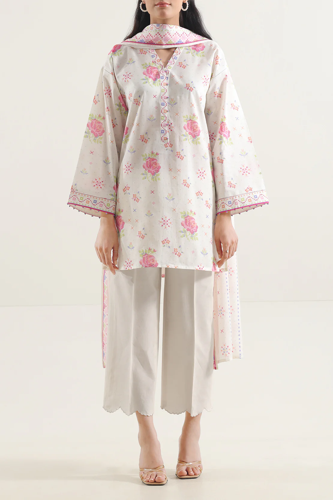 Unstitched Printed Lawn 3 Piece - Image 3