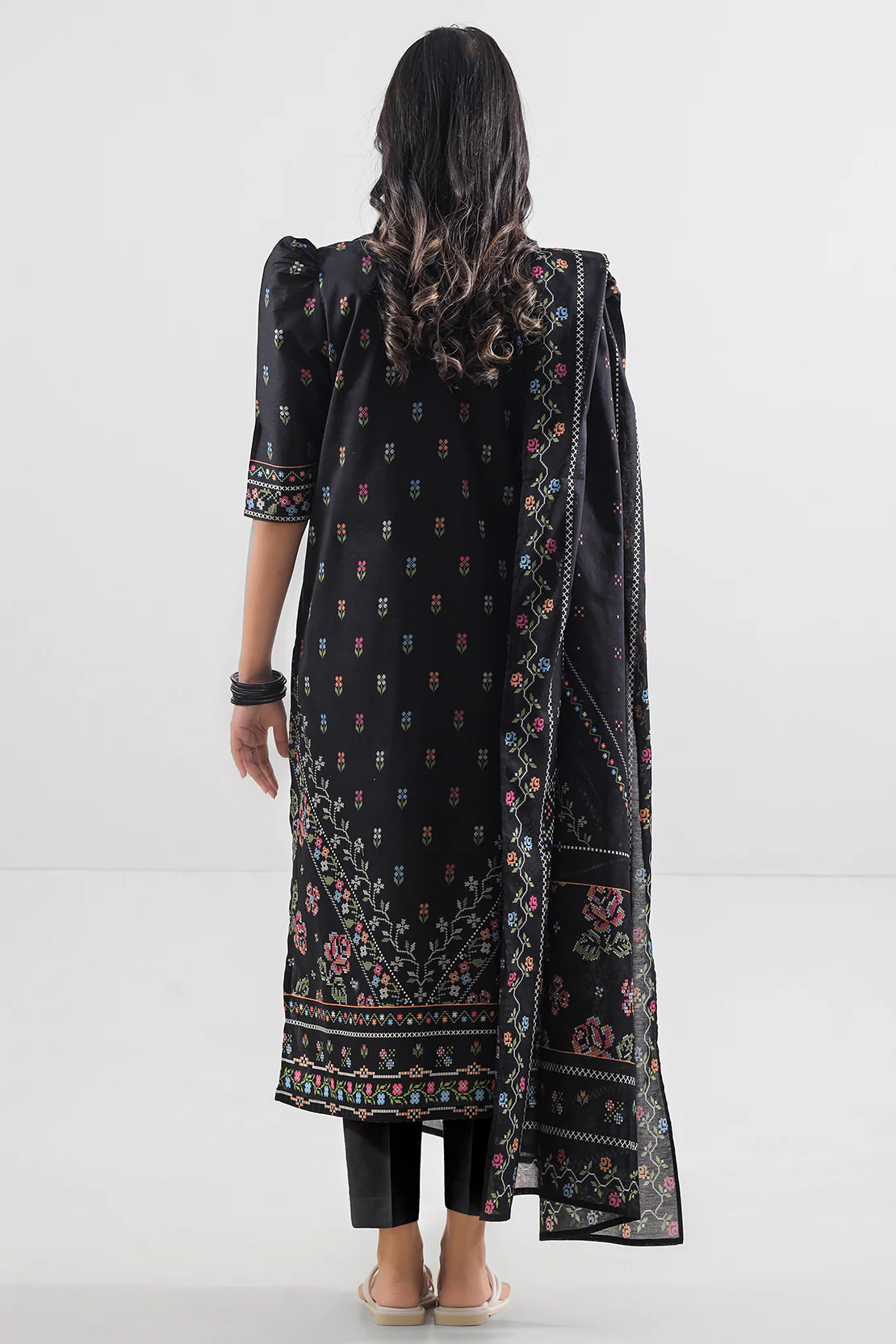 Unstitched Printed Lawn 3 Piece - Image 4