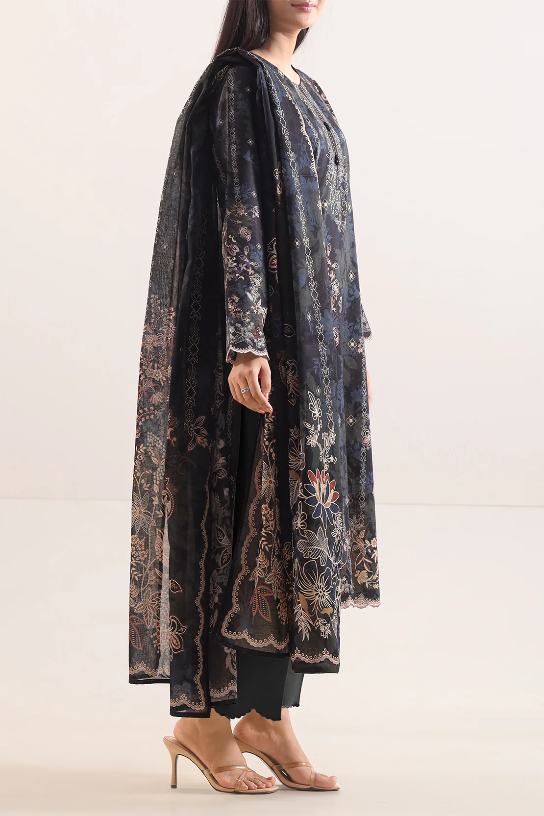 Unstitched Printed Lawn 3 Piece - Image 2