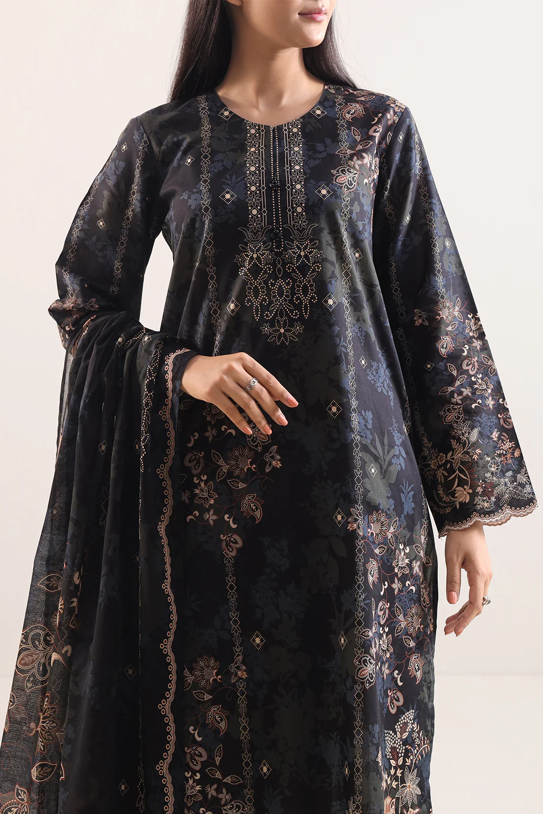 Unstitched Printed Lawn 3 Piece - Image 3