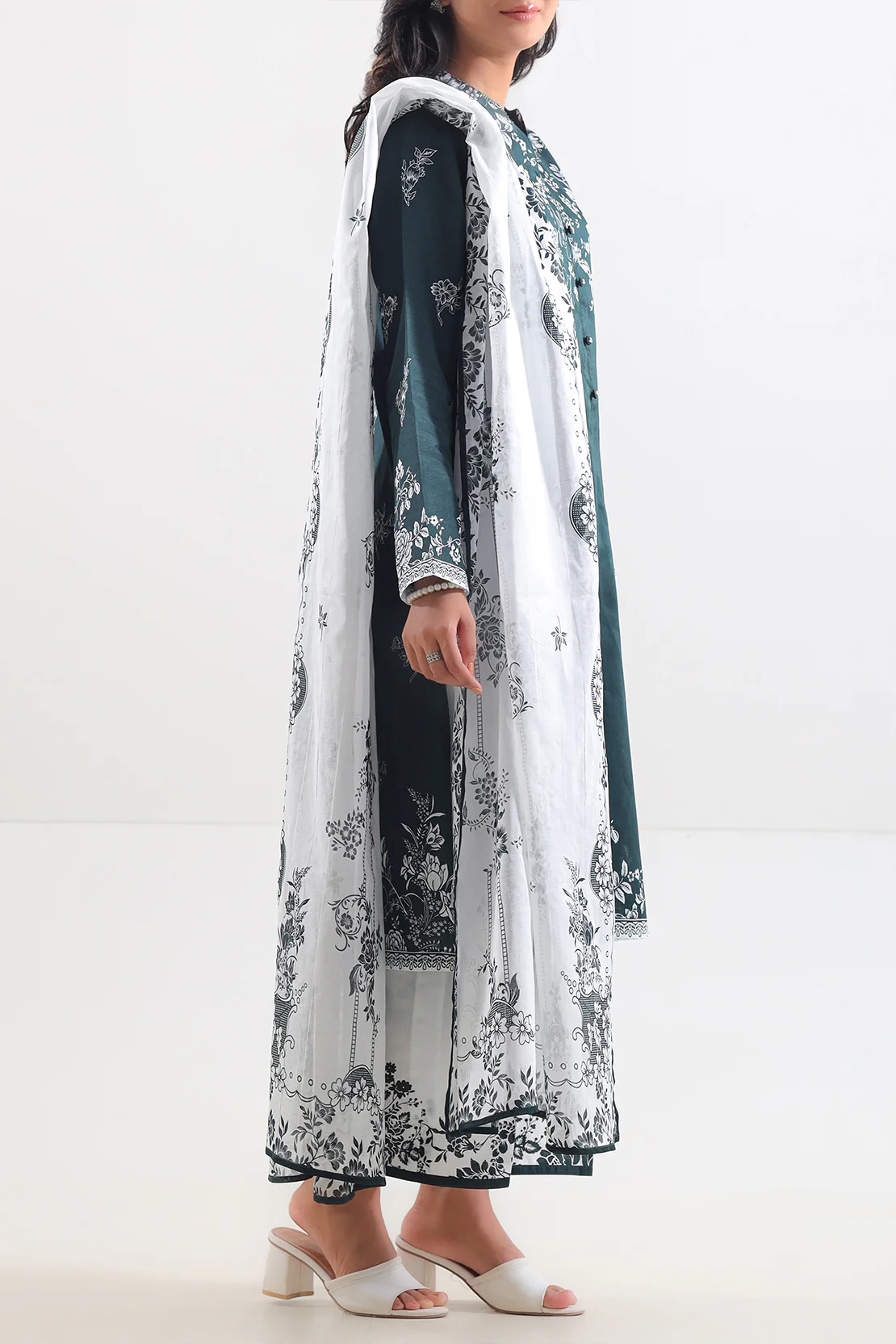Unstitched Printed Lawn 3 Piece - Image 3