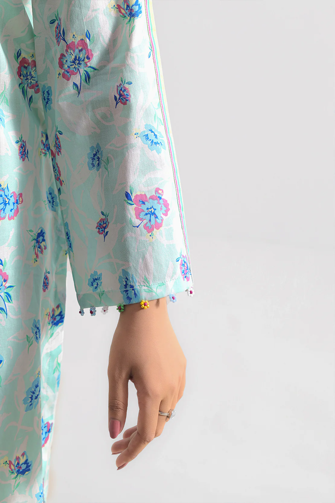 Unstitched Printed Lawn 3 Piece - Image 4
