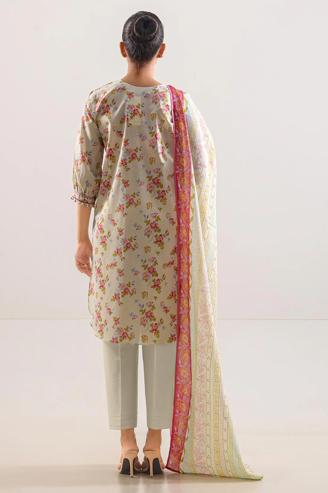 Unstitched Printed Lawn 3 Piece - Image 3