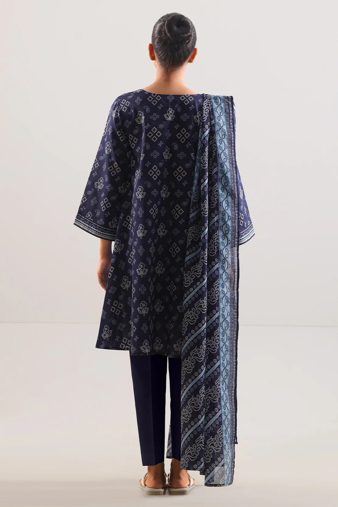 Unstitched Printed Lawn 3 Piece - Image 3