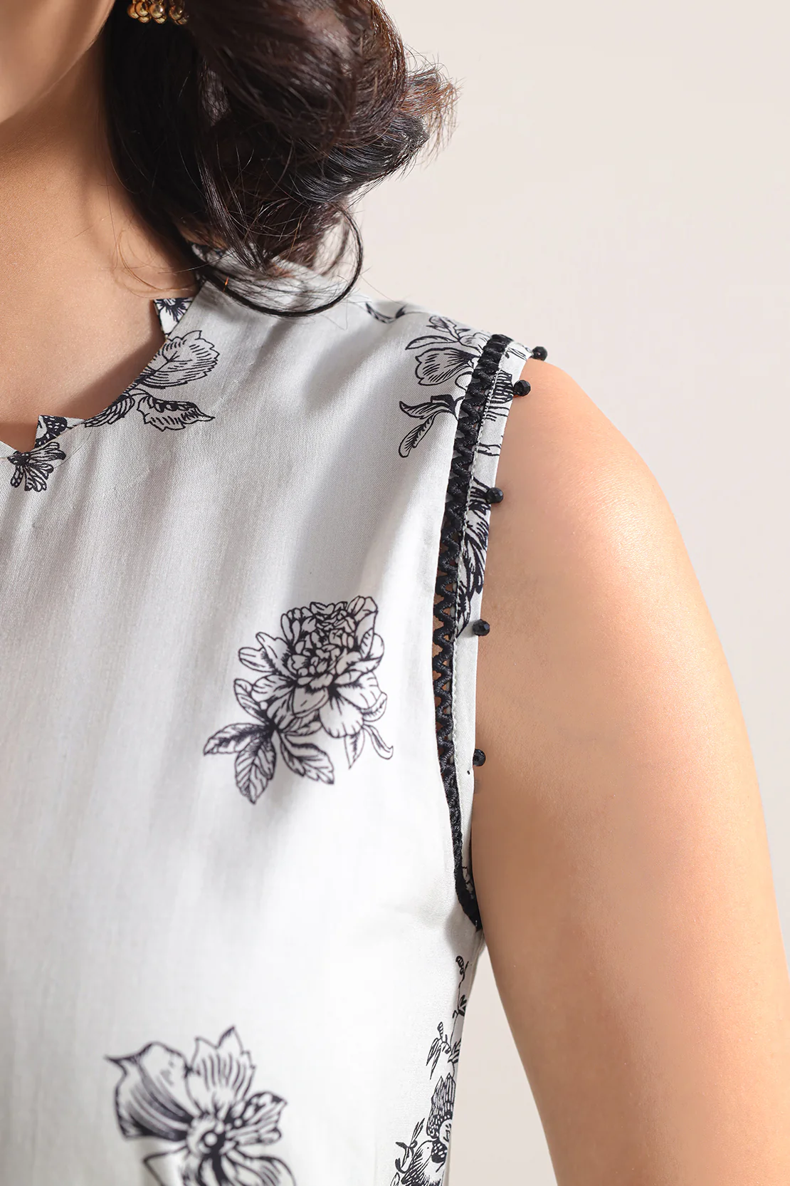 Unstitched Printed Lawn 3 Piece - Image 5