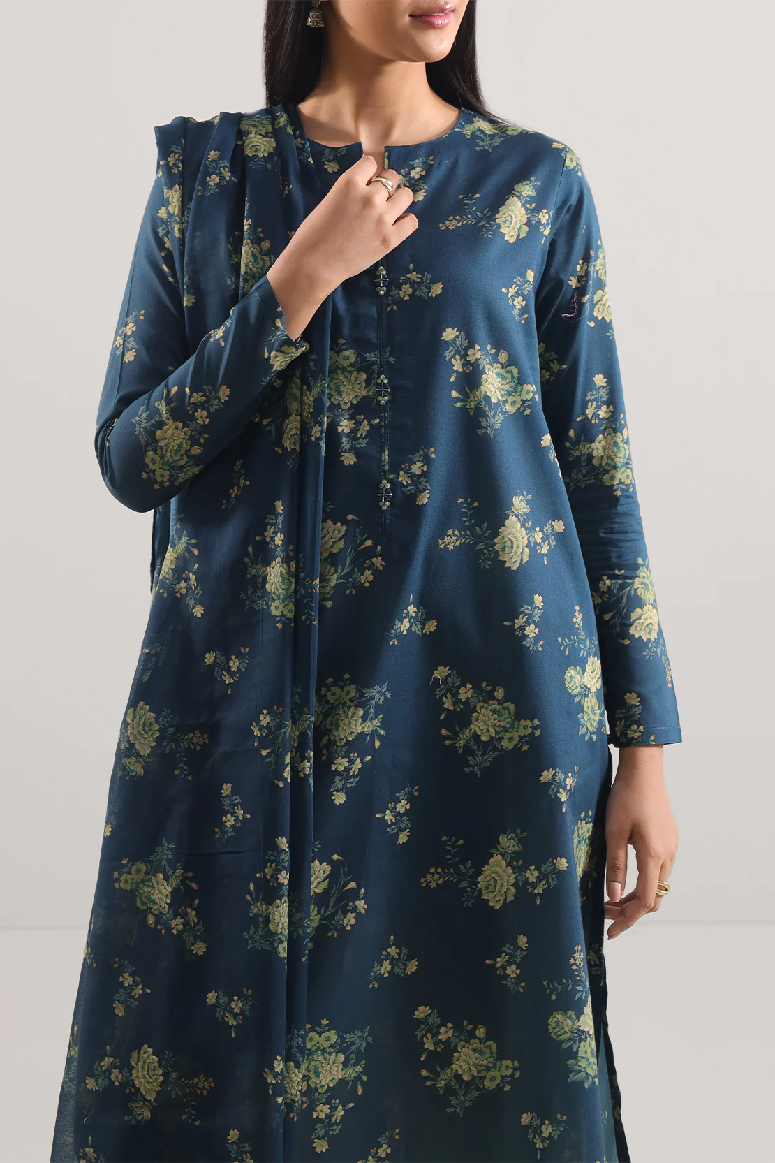 Unstitched Printed Lawn 3 Piece - Image 2
