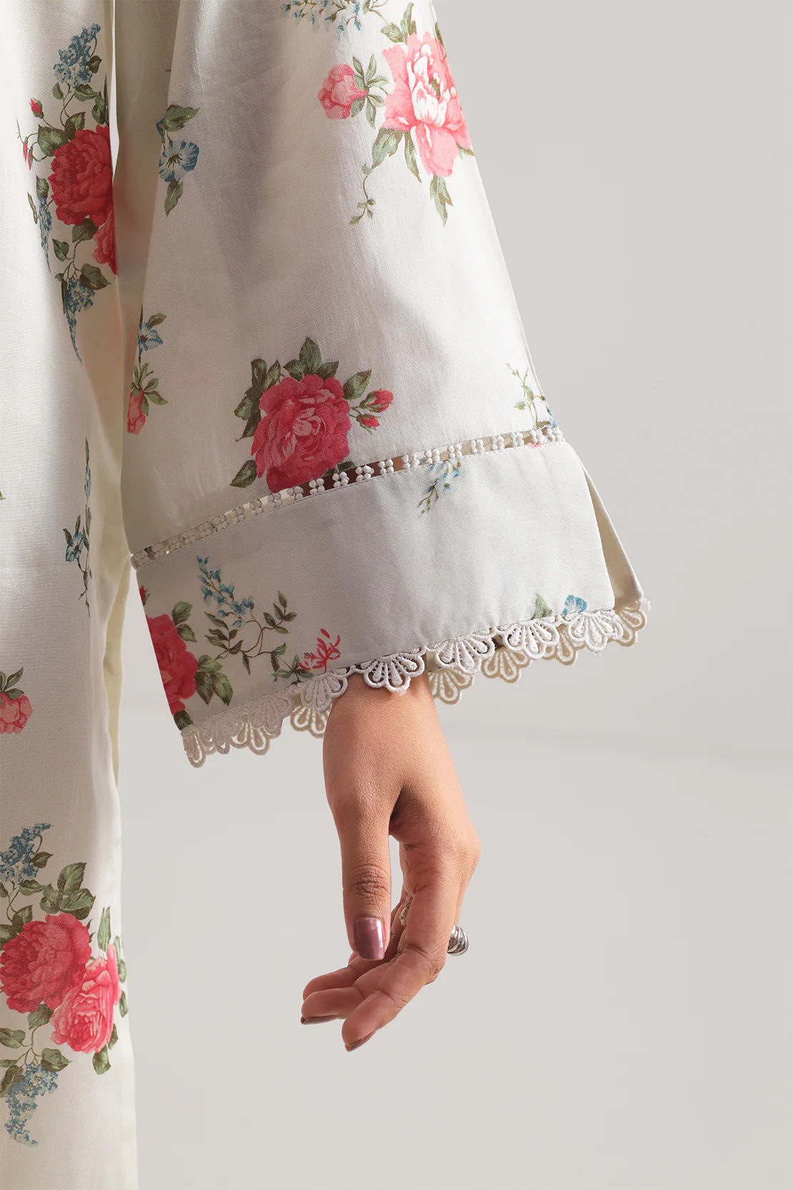 Unstitched Printed Lawn 3 Piece - Image 3