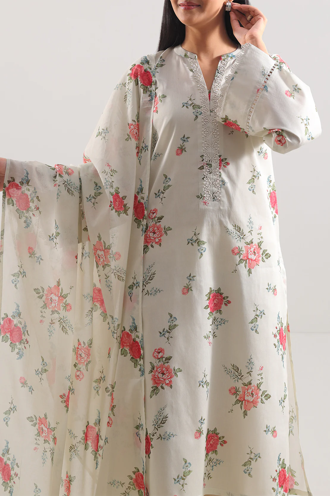 Unstitched Printed Lawn 3 Piece - Image 4