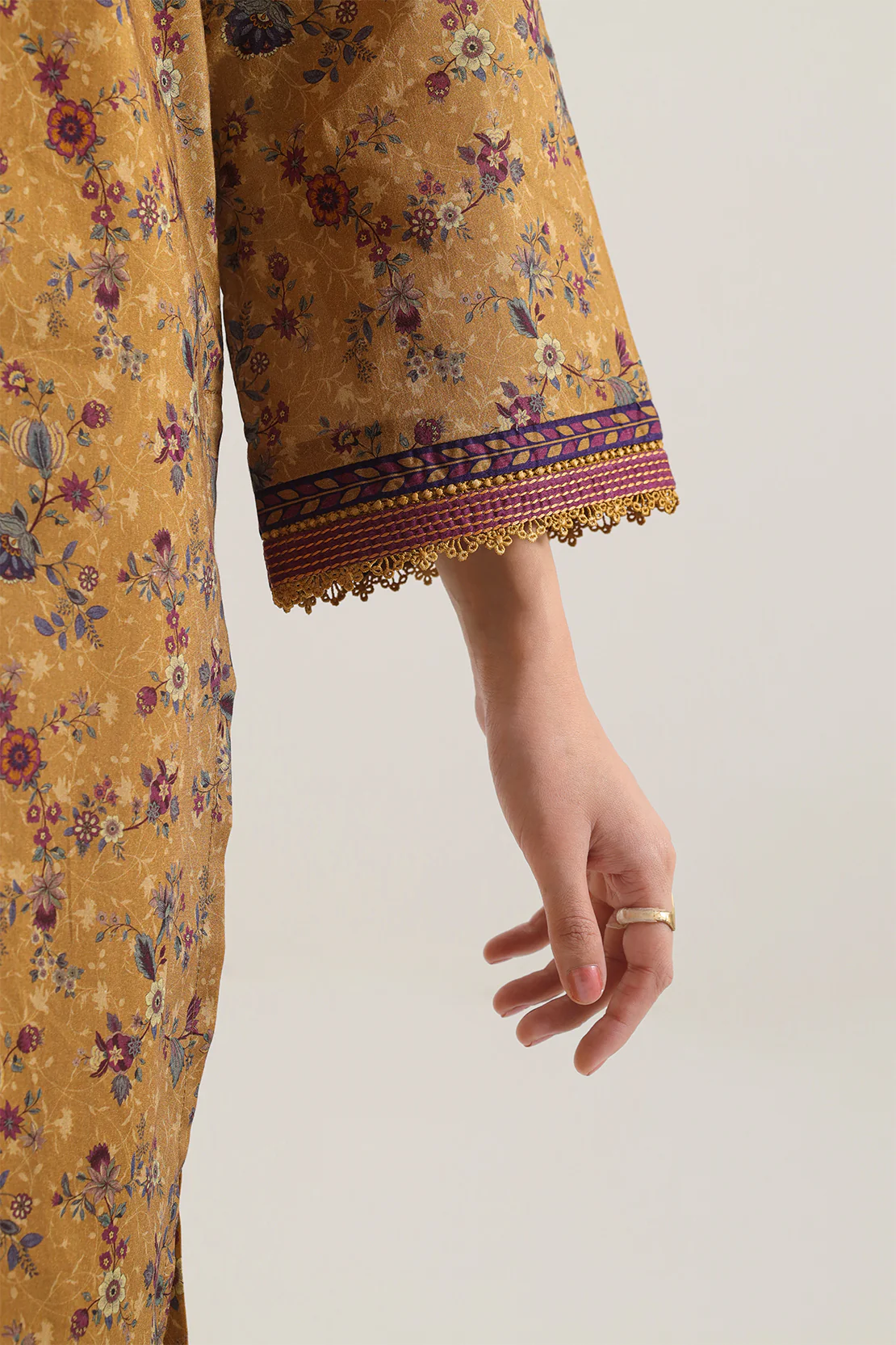 Unstitched Printed Lawn 3 Piece - Image 5