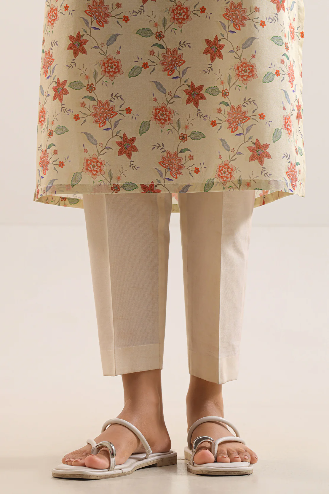 Unstitched Printed Lawn 3 Piece - Image 6