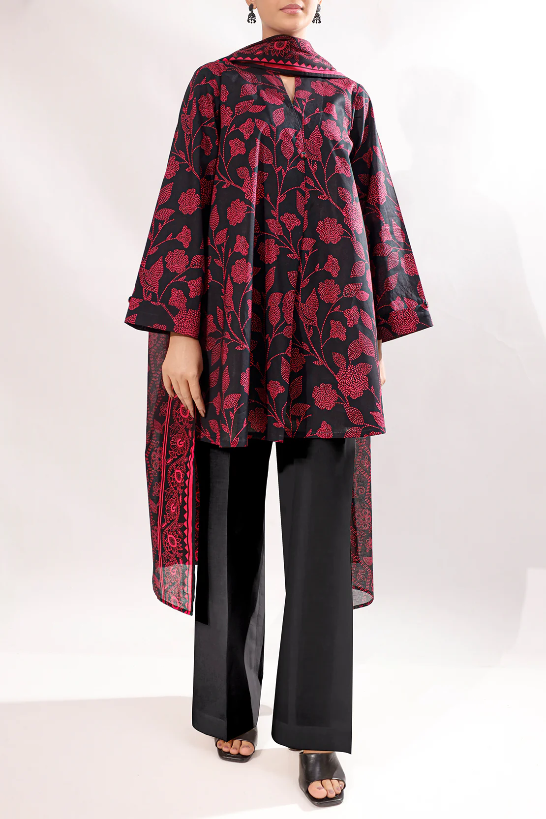 Unstitched Printed Lawn 3 Piece - Image 2