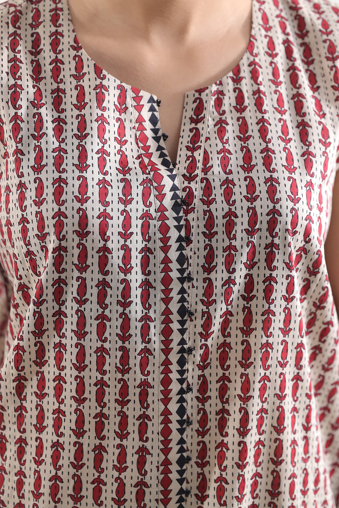Unstitched Printed Lawn 3 Piece - Image 5