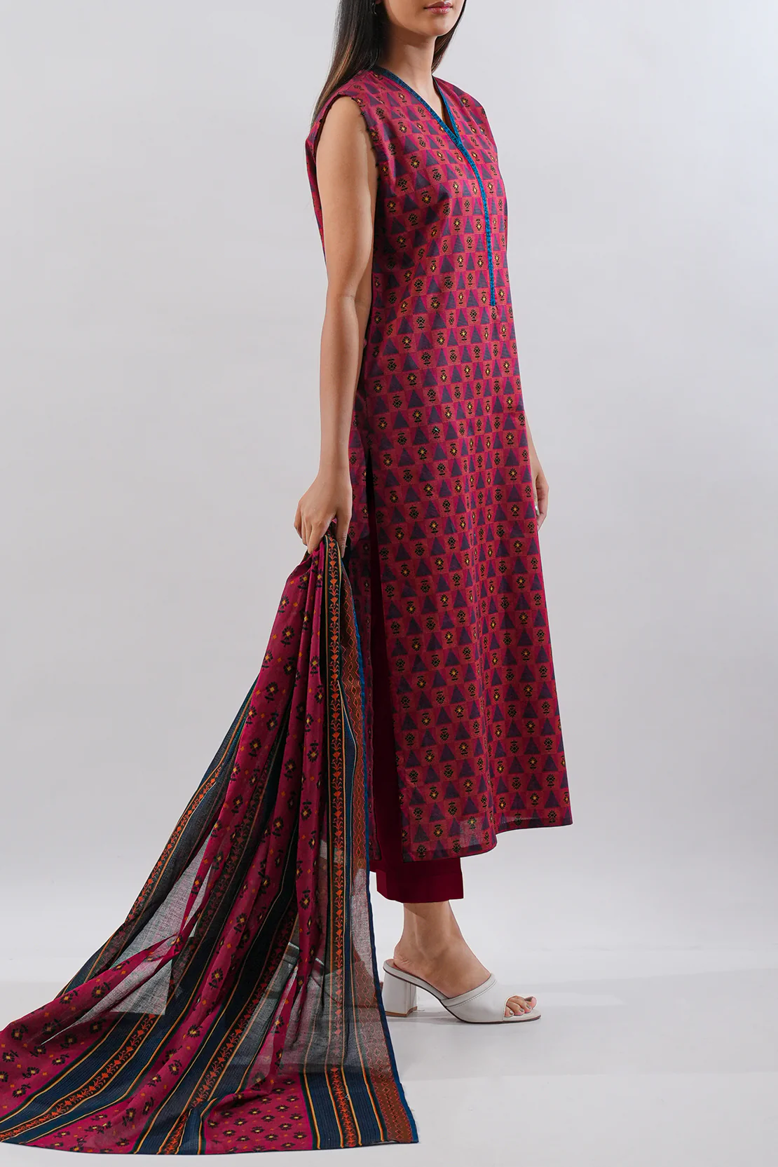 Unstitched Printed Lawn 3 Piece - Image 4
