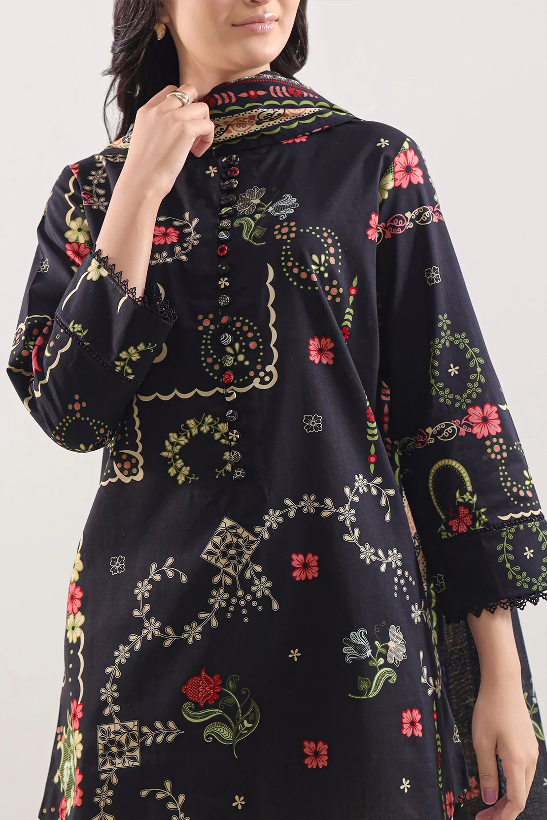Unstitched Printed Lawn 3 Piece - Image 4
