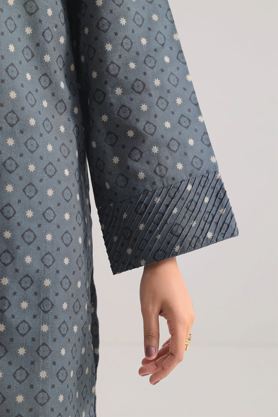 Unstitched Printed Lawn 3 Piece - Image 4