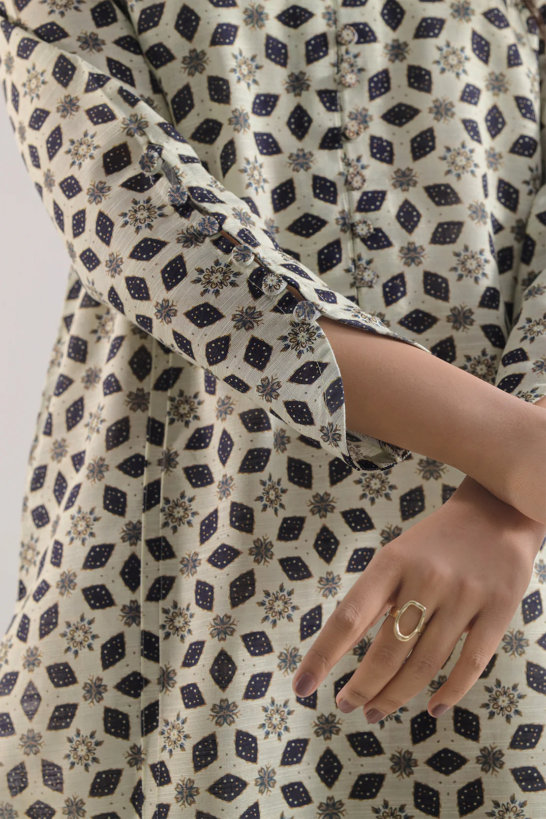 Unstitched Printed Lawn 3 Piece - Image 6