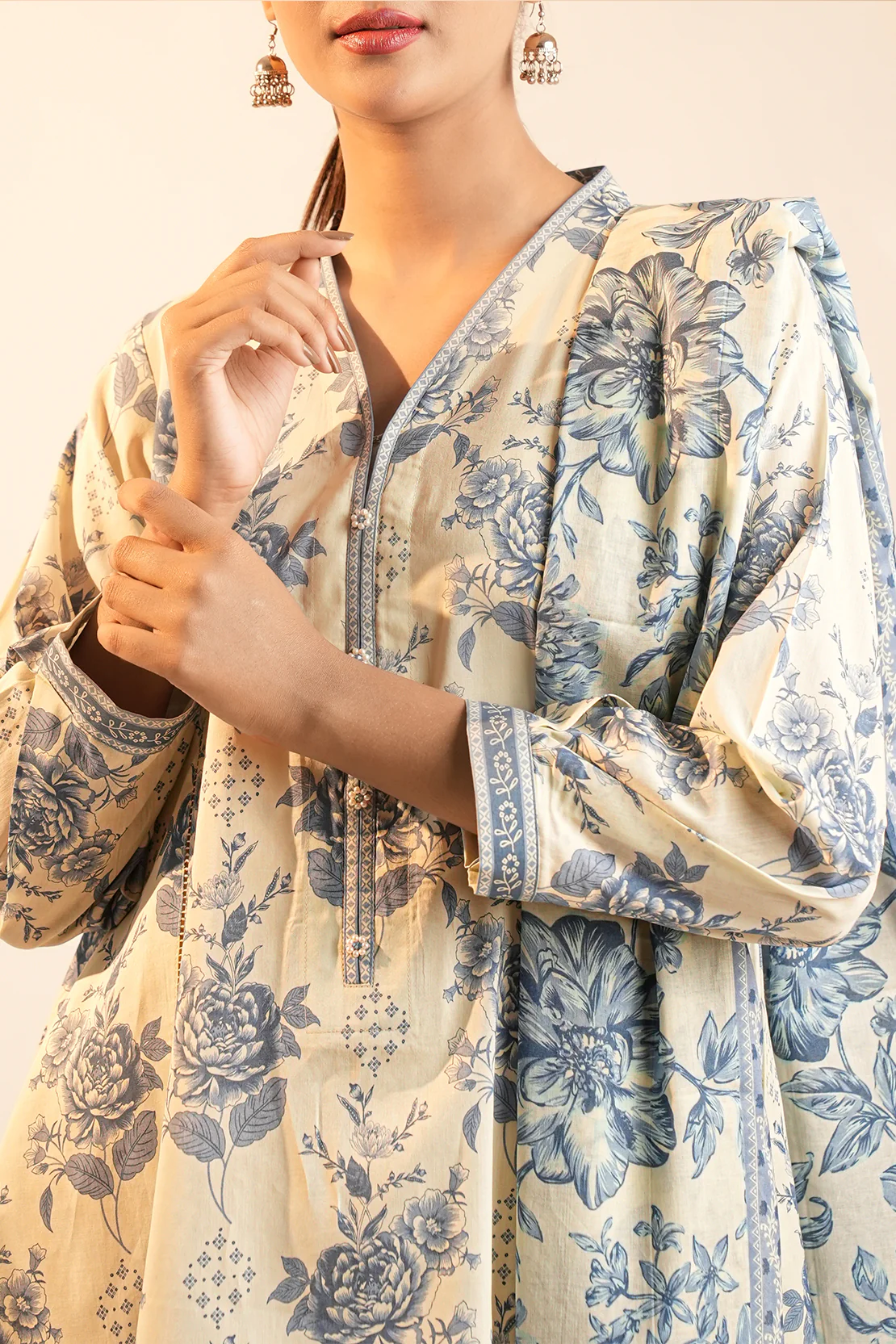 Unstitched Printed Lawn 3 Piece - Image 4