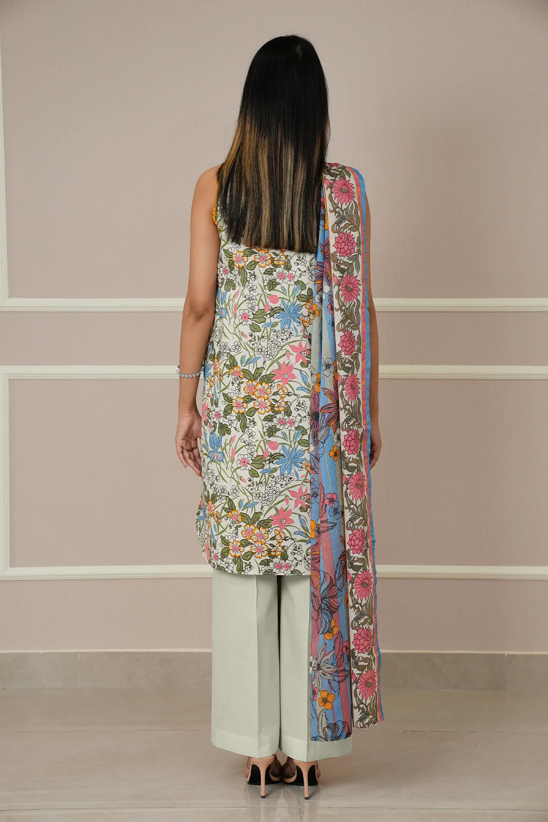 Unstitched Printed Lawn 3 Piece - Image 4