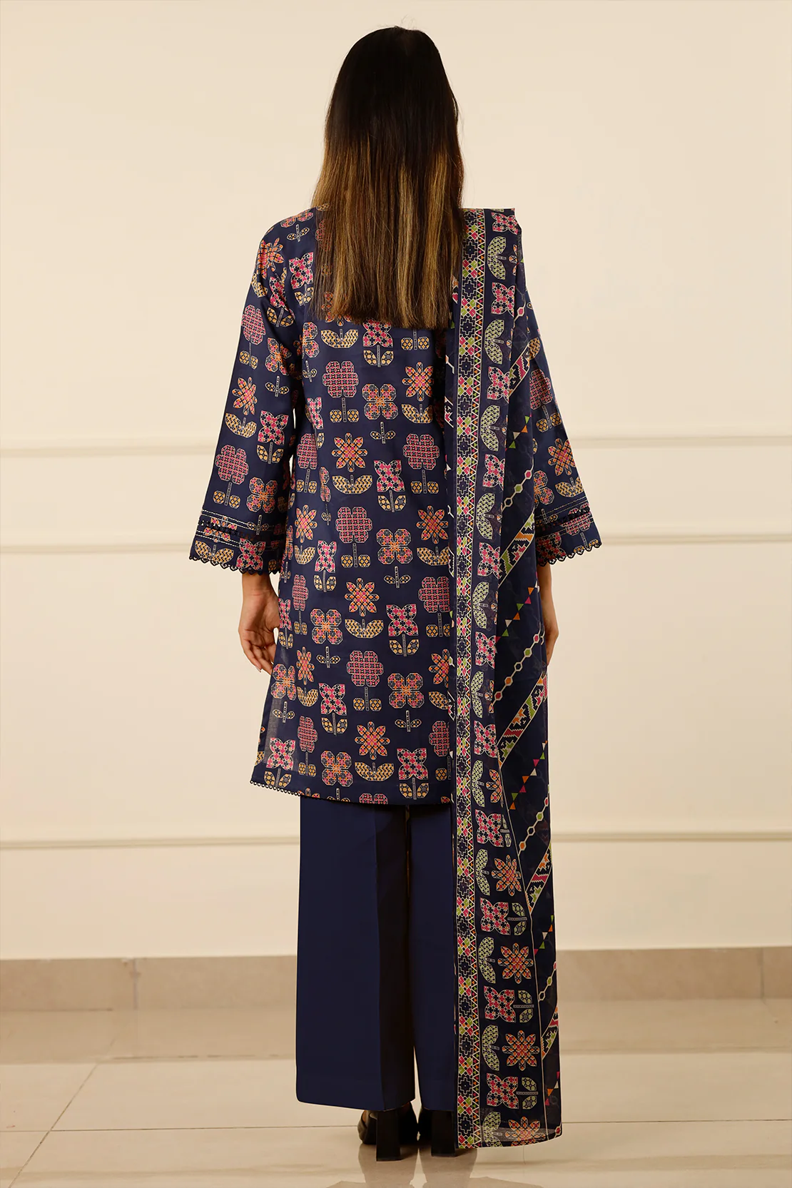 Unstitched Printed Lawn 3 Piece - Image 3