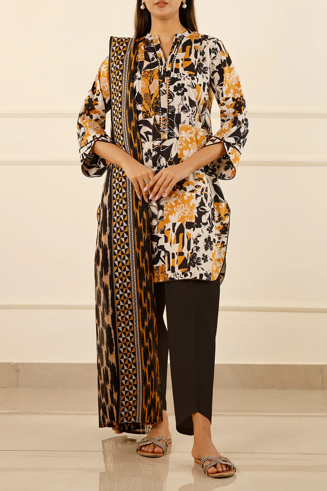 Unstitched Printed Lawn 3 Piece - Image 2