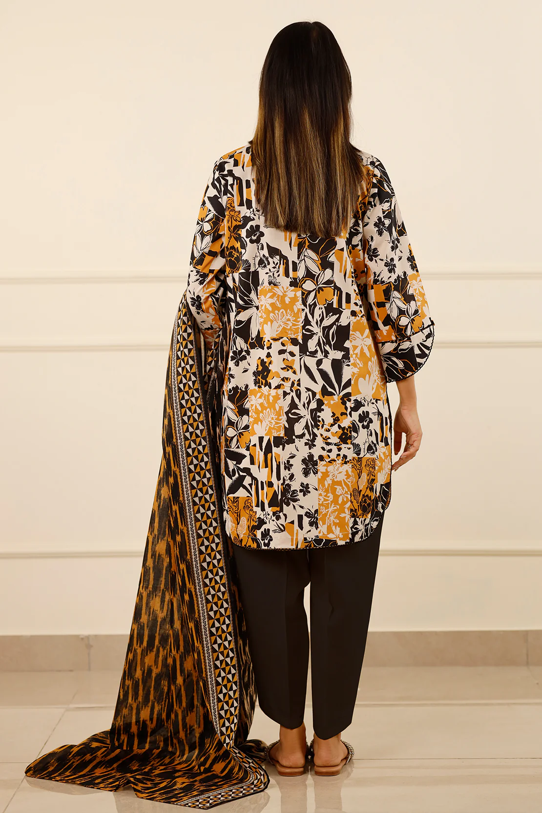 Unstitched Printed Lawn 3 Piece - Image 3