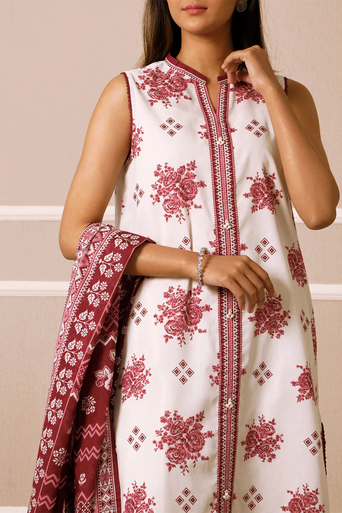 Unstitched Printed Lawn 3 Piece - Image 4