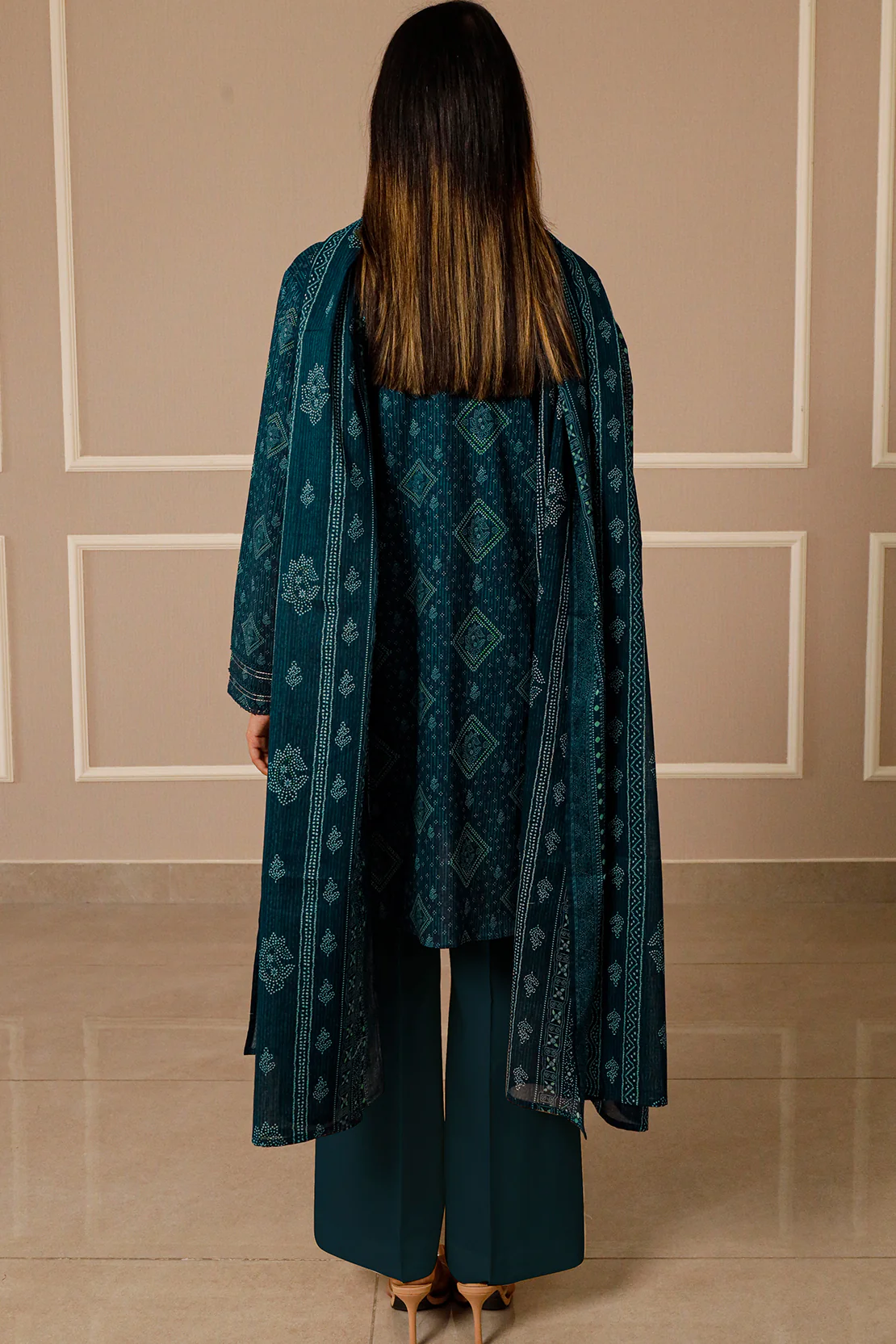 Unstitched Printed Lawn 3 Piece - Image 4