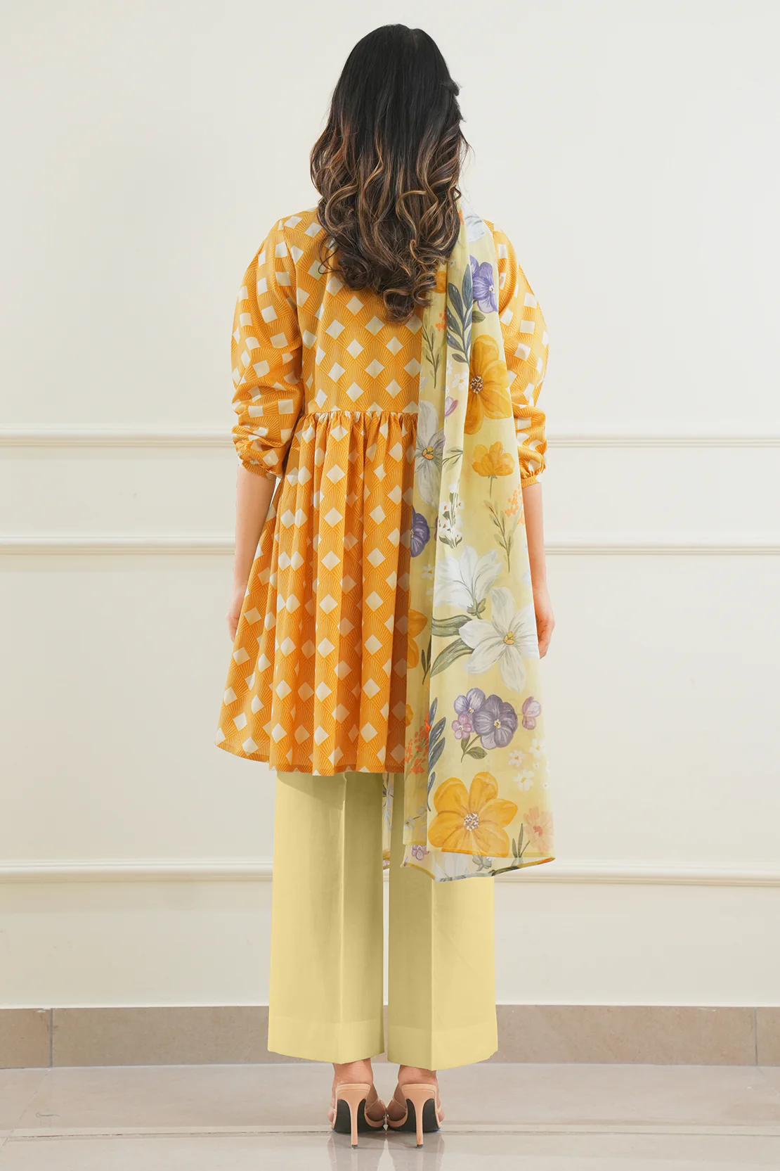 Unstitched Printed Lawn 3 Piece - Image 4