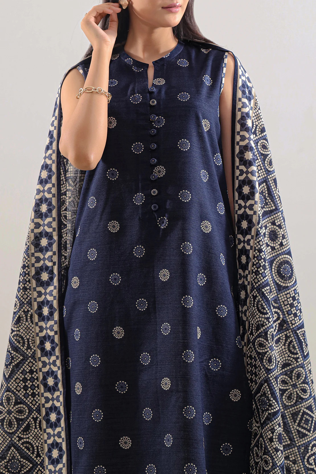 Unstitched Printed Lawn 3 Piece - Image 3