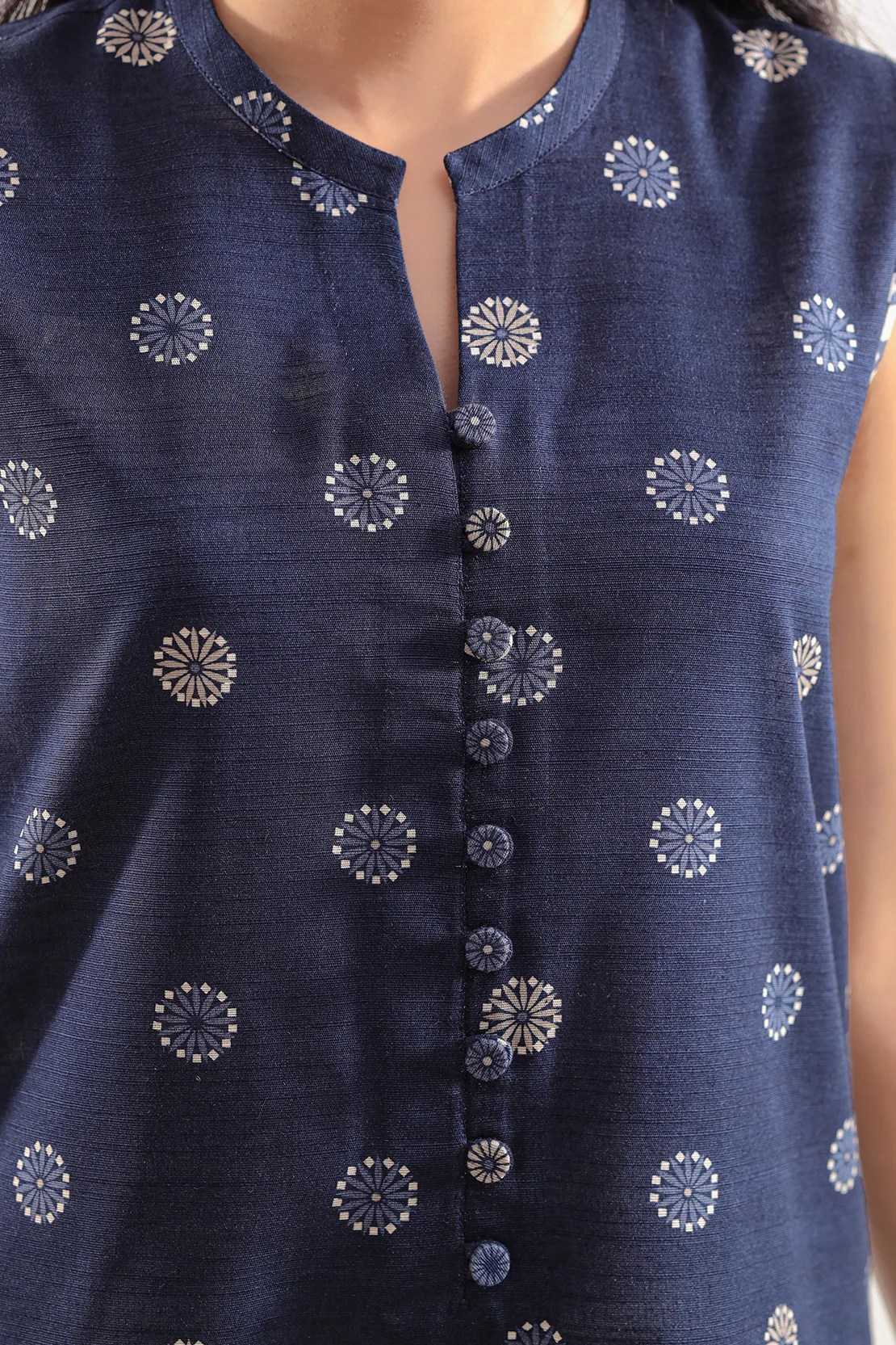 Unstitched Printed Lawn 3 Piece - Image 4