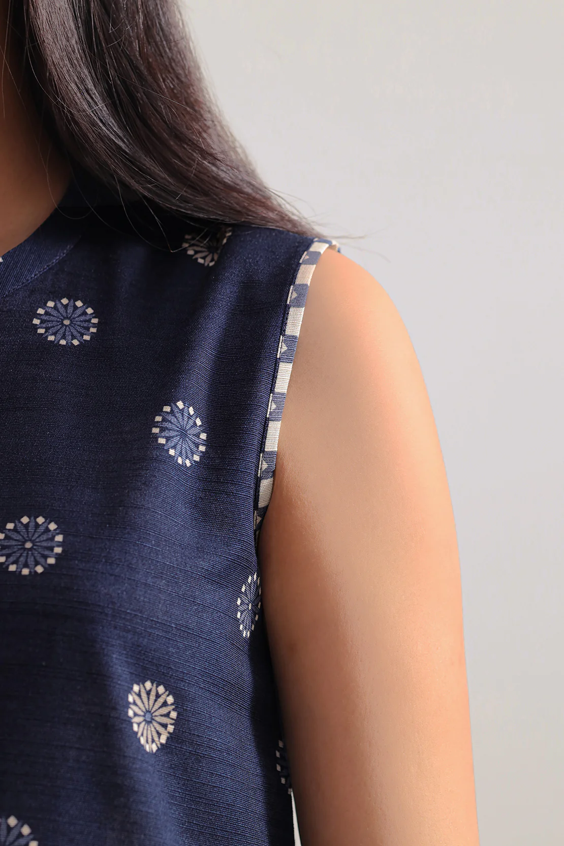 Unstitched Printed Lawn 3 Piece - Image 5