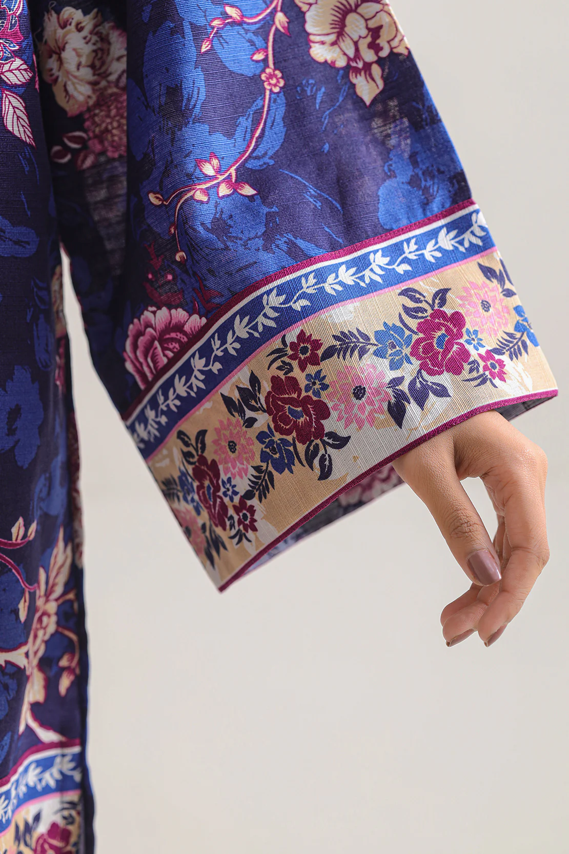 Unstitched Printed Lawn 3 Piece - Image 5
