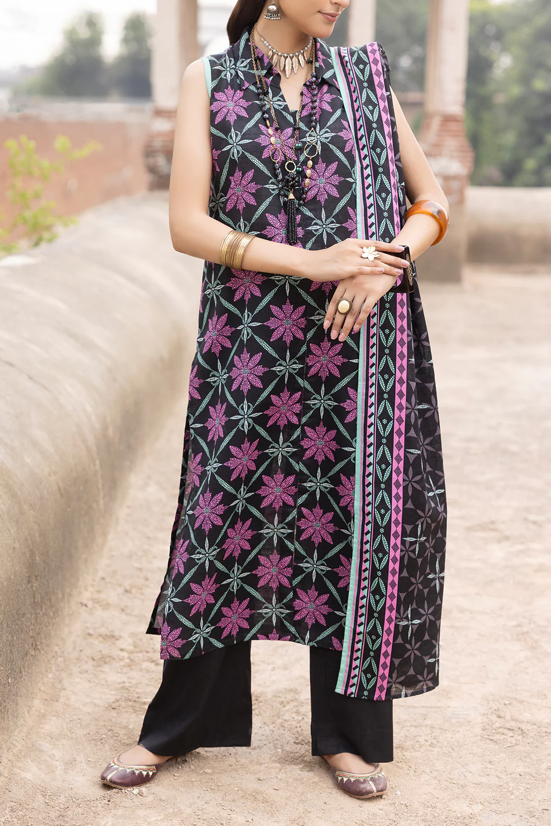 Unstitched Printed Lawn 3 Piece - Image 2