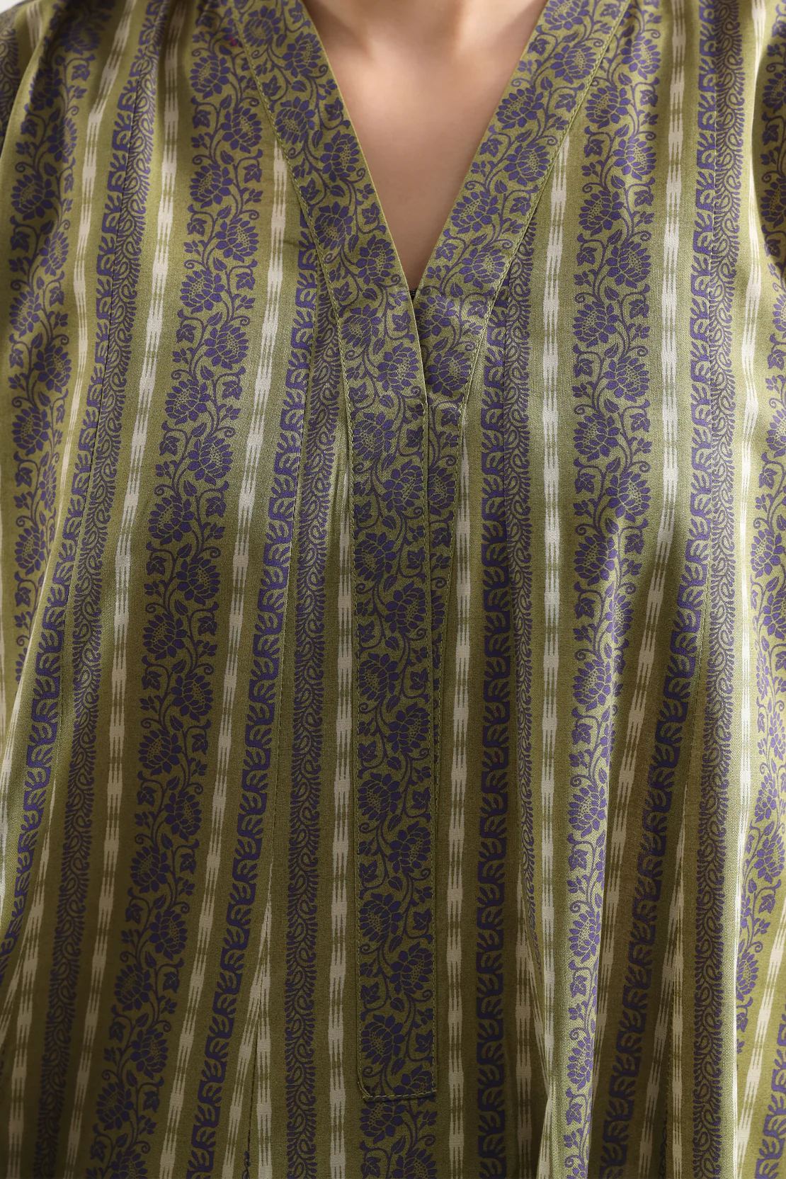 Unstitched Printed Lawn 3 Piece - Image 5