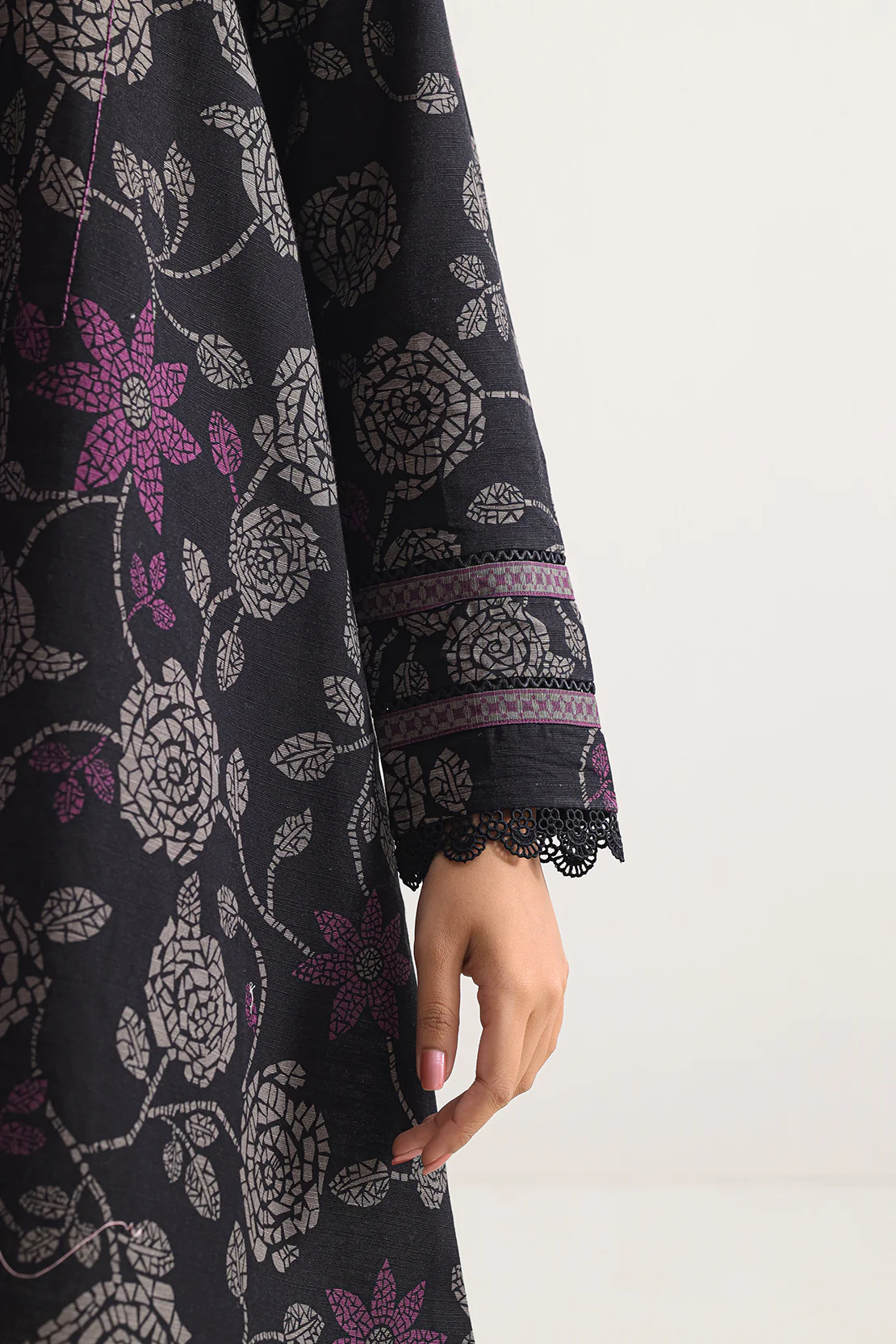 Unstitched Printed Lawn 3 Piece - Image 4